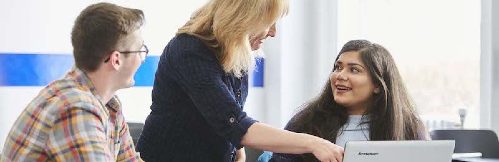 Social sciences students and tutor